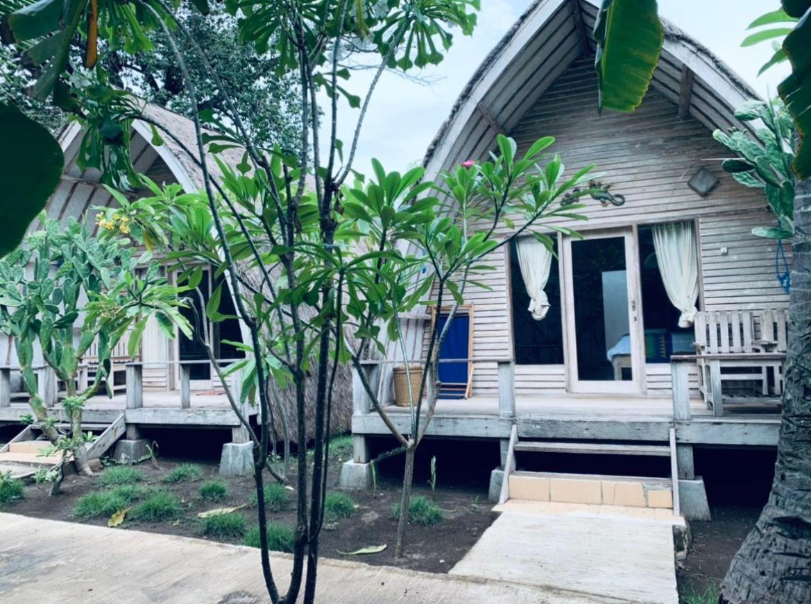 Star Bar And Bungalows Gili Air Exteriér fotografie