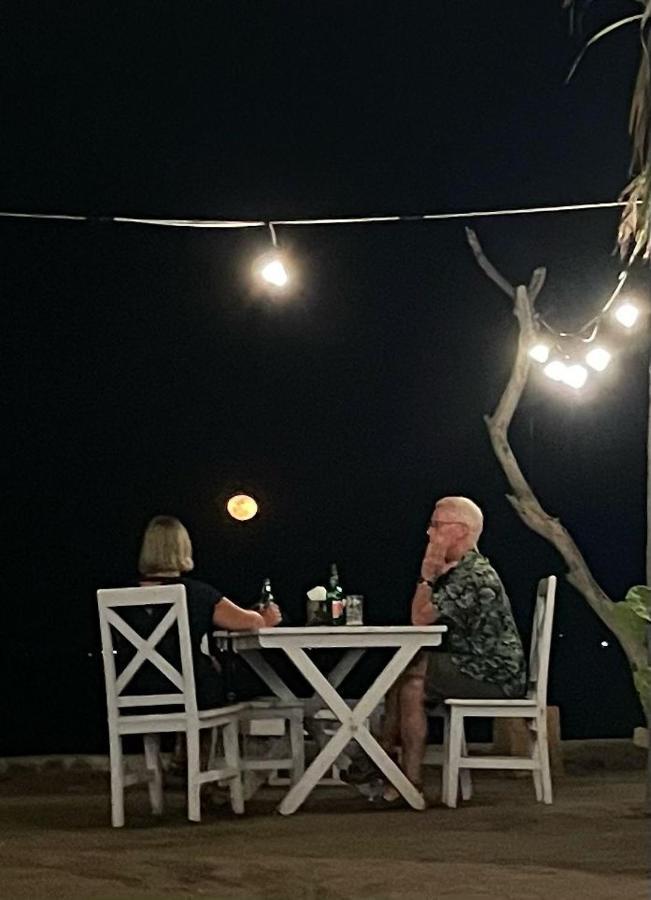 Star Bar And Bungalows Gili Air Exteriér fotografie