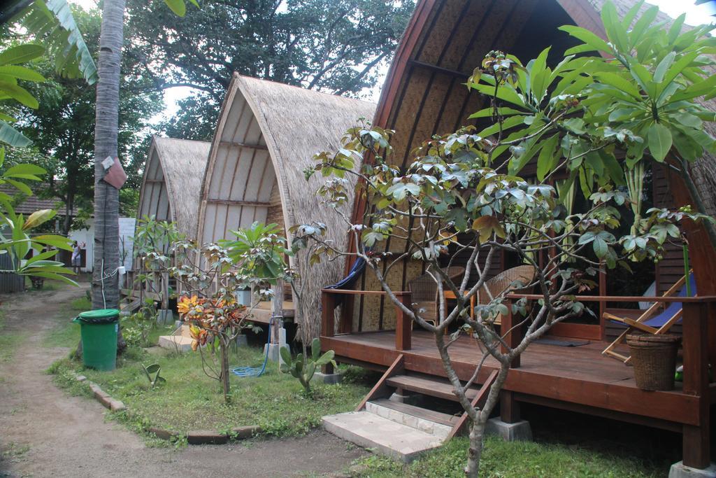 Star Bar And Bungalows Gili Air Exteriér fotografie