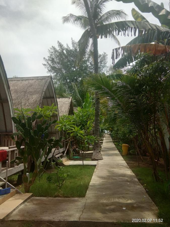 Star Bar And Bungalows Gili Air Exteriér fotografie