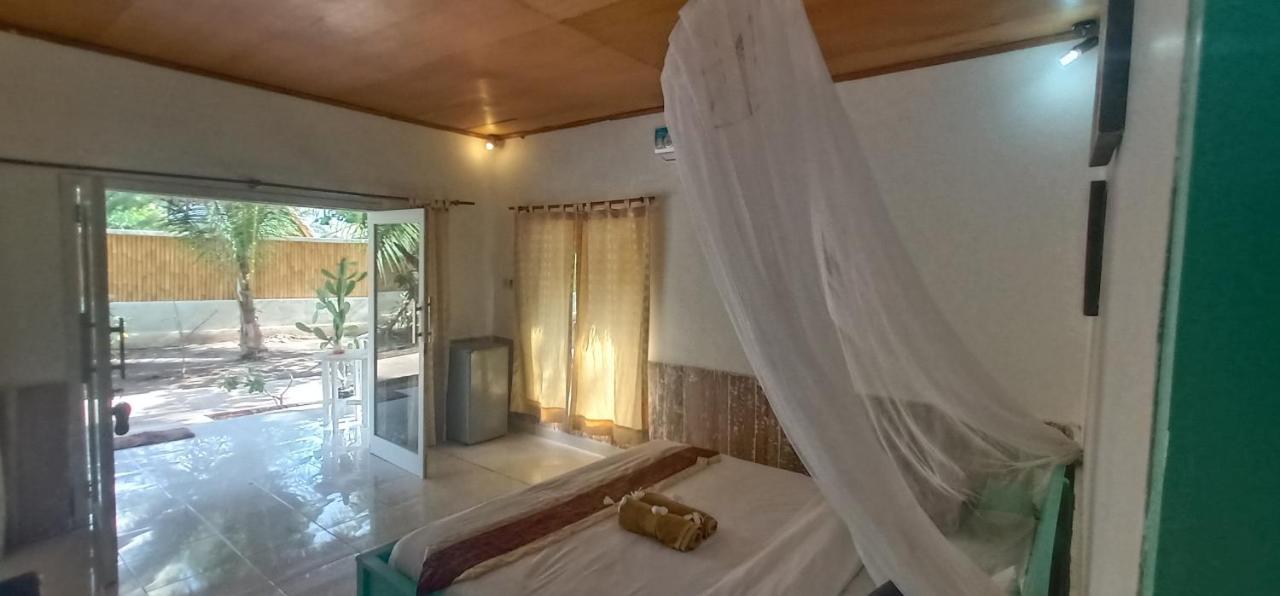 Star Bar And Bungalows Gili Air Exteriér fotografie