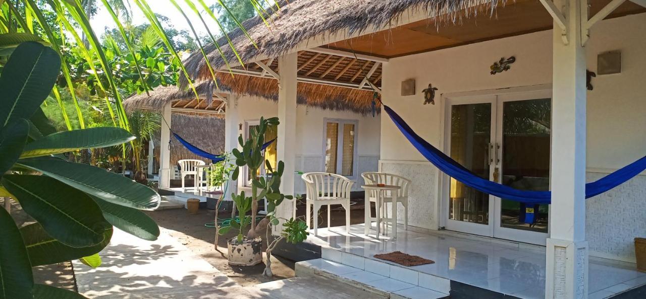 Star Bar And Bungalows Gili Air Exteriér fotografie